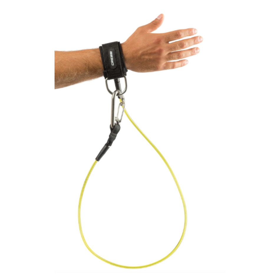 Lanyard 2.0 di Cressi Sub per immersione, con moschettone e anello a D, colore giallo. Vista laterale