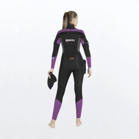 ice-skin-she-dives-back