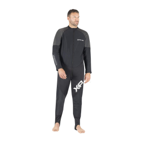 Sottomuta per muta stagna Extreme XR Line di Mares, indossato, colore nero e grigio. Vista frontale